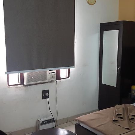 Hotel Shreeram Deluxe New Delhi Bagian luar foto