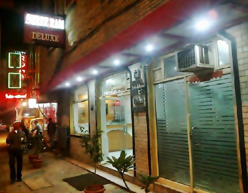 Hotel Shreeram Deluxe New Delhi Bagian luar foto