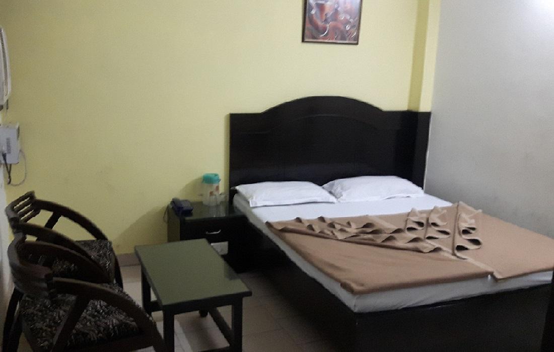 Hotel Shreeram Deluxe New Delhi Bagian luar foto