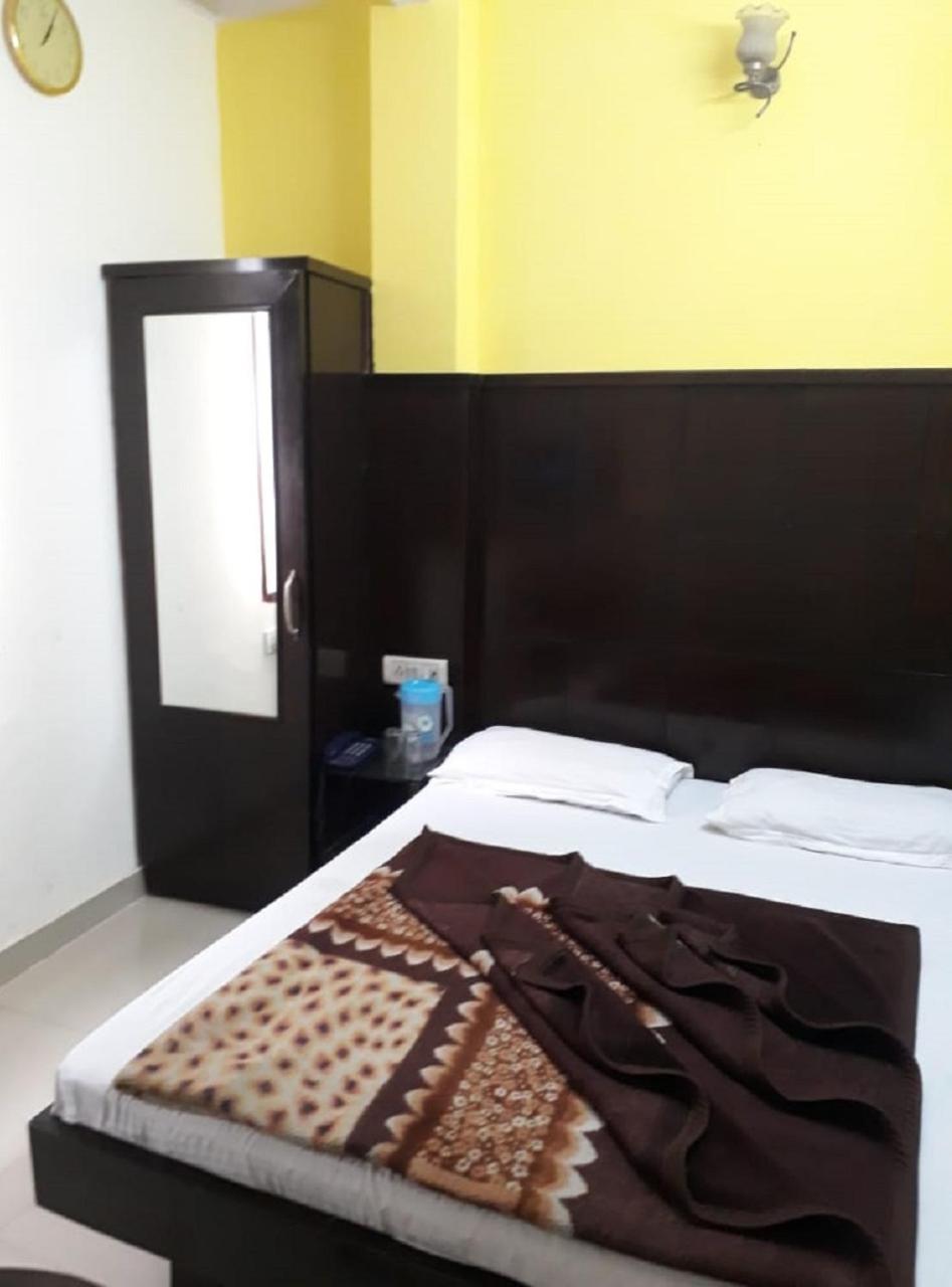 Hotel Shreeram Deluxe New Delhi Bagian luar foto